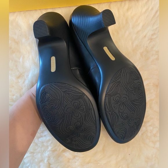 Black round toe leather heels NIB - Picture 11 of 13